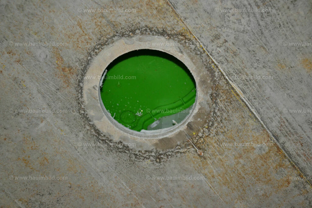 bib-lg17-elektroinstallation-0169 | Nach LV-Leistungsgruppen sortierte Detailfotos über den Bau eines Hauses. Alle Hausbau-Bilder direkt vom Urheber und Autor der Website Haus-Selber-Bauen.com