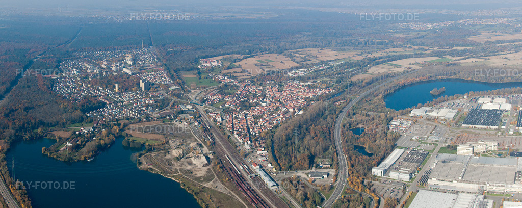 Luftbild: Ortsansicht von Osten in Wörth am Rhein im Bundesland Rheinland-Pfalz in Deutschland. Foto: IMG_35224-Bearbeitet.jpg vom 31.10.2010 durch Werner Riehm/FLY-FOTO.deAuflösung des Originals: 8756 x 3489 px