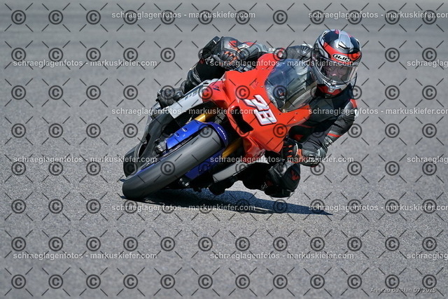 25bt04-0624 | markuskiefer.com - Realisiert mit Pictrs.com