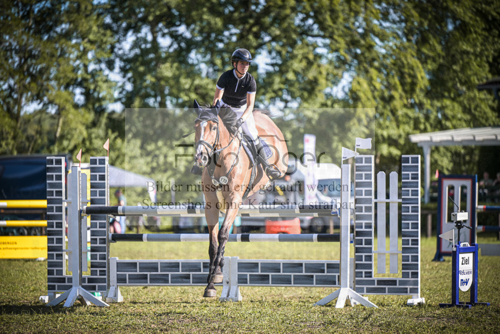 DOS_1173 | Entdecke hochwertige Reitturnierfotos von Foto Oger. Professionell, emotional und authentisch – jetzt Lieblingsmomente im Shop bestellen.Deutschlandweite Turnierfotografie. - Realisiert mit Pictrs.com