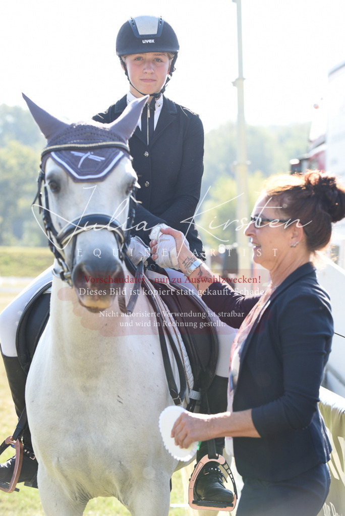 DSC_5489 | Pferde- und Turnierfotografie in Westsachsen. Pferdeportraits, Auftragszeichnungen und intuitive Kunst.