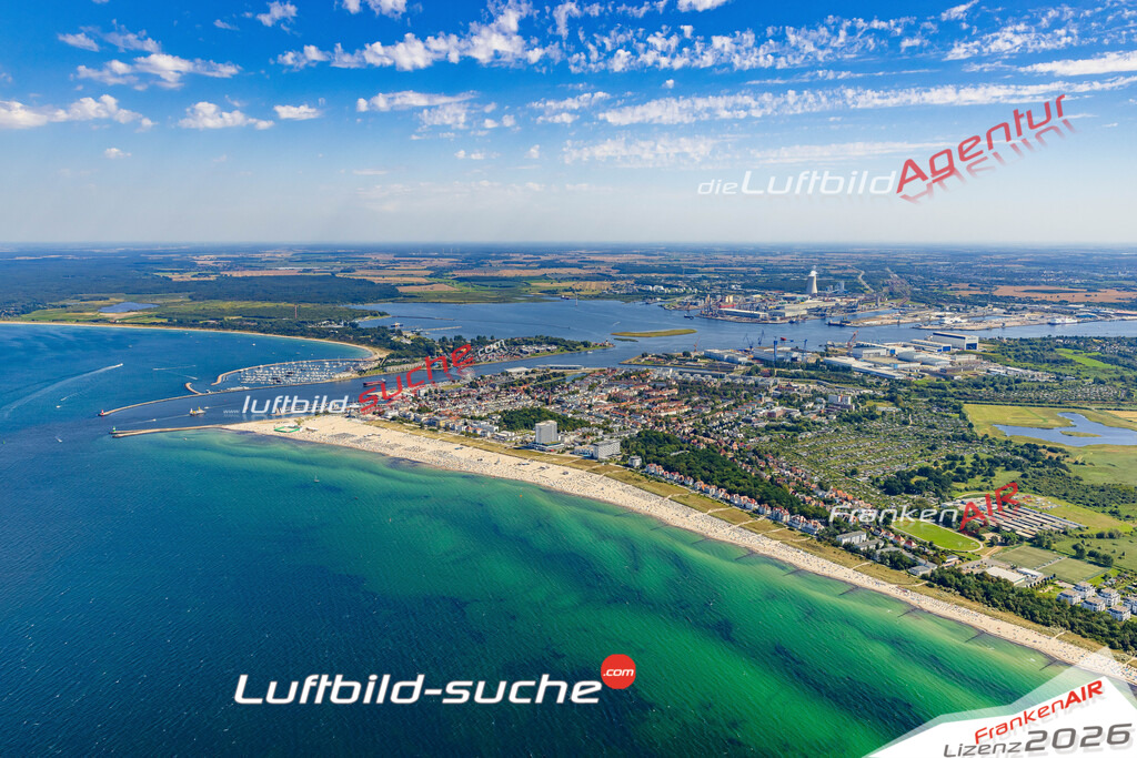 Warnemünde Rostock Bild- Das Luftbild wurde 2025 vom UL-Flugzeug heraus erstellt ( keine Drohne bzw. Drohnenaufnahme ) - Hochauflösende Luftaufnahme -Nicht vergleichbar mit Google Maps oder Satelittenbilder- Die Geschenkidee !Mit Lizenz und Bildrechte bestellbar - CC
