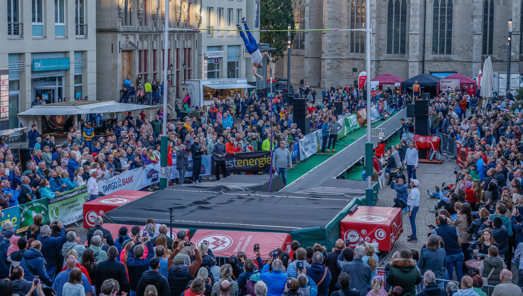 top-top.de 240913-194 | Foto, Video, Fotografie, Videografie, Fotobox, DJ, Discjockey, Musik, Musikbox, Veranstaltung, Photobooth, Amazon, Ebay, Buchtipp, Bestseller, Autor, Verlag, Buch, Wesel, Hamminkeln, NRW, Dinslaken, Rees, Drohne, Hochzeit, Party, Fotobox, Wesel, Fotograf