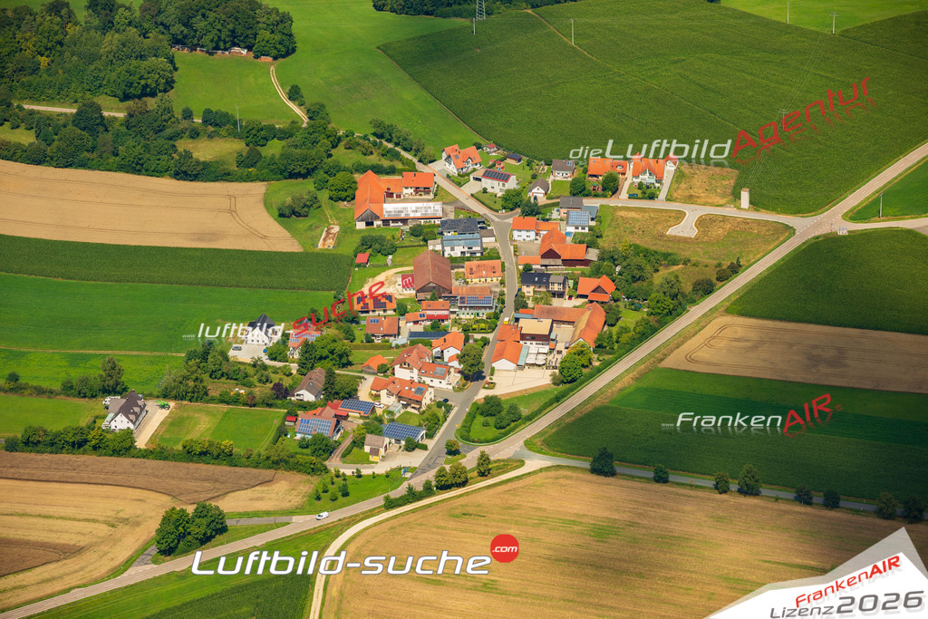 Luftaufnahme von Ursensollen Vs Google Maps- Die Luftaufnahme wurde 2025 vom UL-Flugzeug heraus erstellt ( keine Drohne ) - Hochauflösende Luftaufnahme - für professionelle Ausdrucke geeignet. Die Geschenkidee !Mit Lizenz und Bildrechte bestellbar