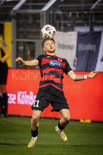 3. Liga: FC Viktoria Köln - TSV 1860 München, 06.03.2026 | Robin Velasco (Viktoria Köln, 11) ; Köln, 06.03.2026 - 28. Spieltag der 3. Fußball-Liga: FC Viktoria Köln - TSV 1860 München im Sportpark Höhenberg in Köln.Die DFL-Bestimmungen verbieten die Verwendung von Fotografien als Bildsequenzen und / oder Quasi-Videos.