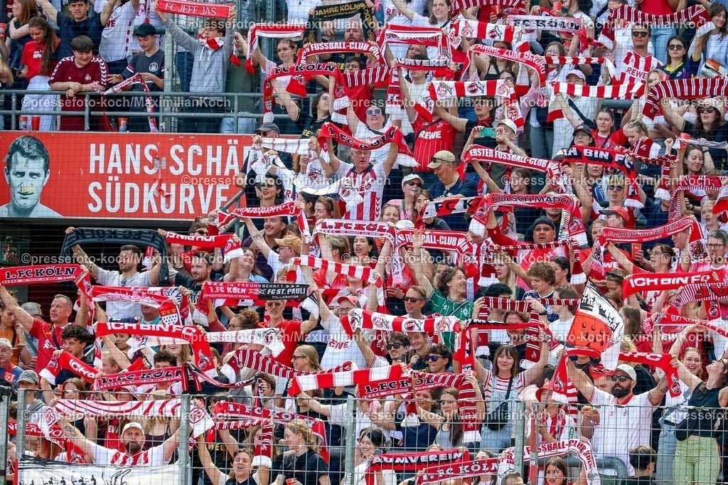 xsscx02052601068 | 02.05.2026, xsscx, Frauen Fussball, 1. FC Köln - Werder Bremen, 1. Fussball Bundesliga, 24. Spieltag, RheinEnergie-Stadion, Saison 2025 2026: Fans des 1. FC Köln vor dem Spiel DFB regulations prohibit any use of photographs as image sequences and or quasi-video. Photo: xSandraxScherningxPressefotoKochx