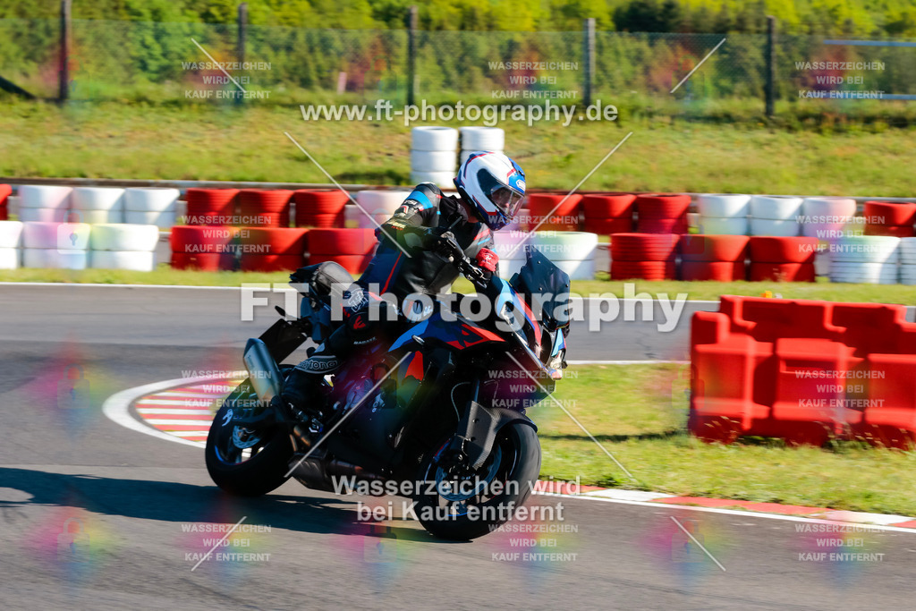 Moto-TeamOBK-21062 | Hier findet Ihr Bilder von Touristenfahrten auf der Nürburgring Nordschleife oder von anderen Veranstaltungen die ich besucht habe. Viel Spass beim Durch Schauen 