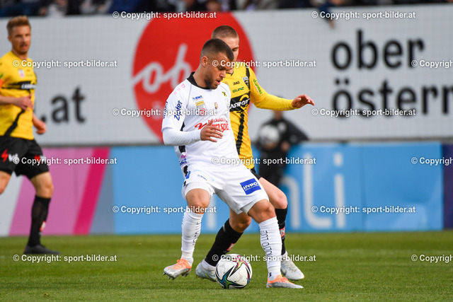 AUT, Admiral Bundesliga, LASK Linz vs SCR Altach | 23.04.2022, Raiffeisen Arena Pasching, AUT, Admiral Bundesliga, LASK Linz vs SCR Altach, im Bild Sascha Horvath (Lask) vs Gianluca Gaudino (Altach)


// Admiral Bundesliga Match between LASK Linz and SCR Altach in Pasching, Austria on 2022/04/23

