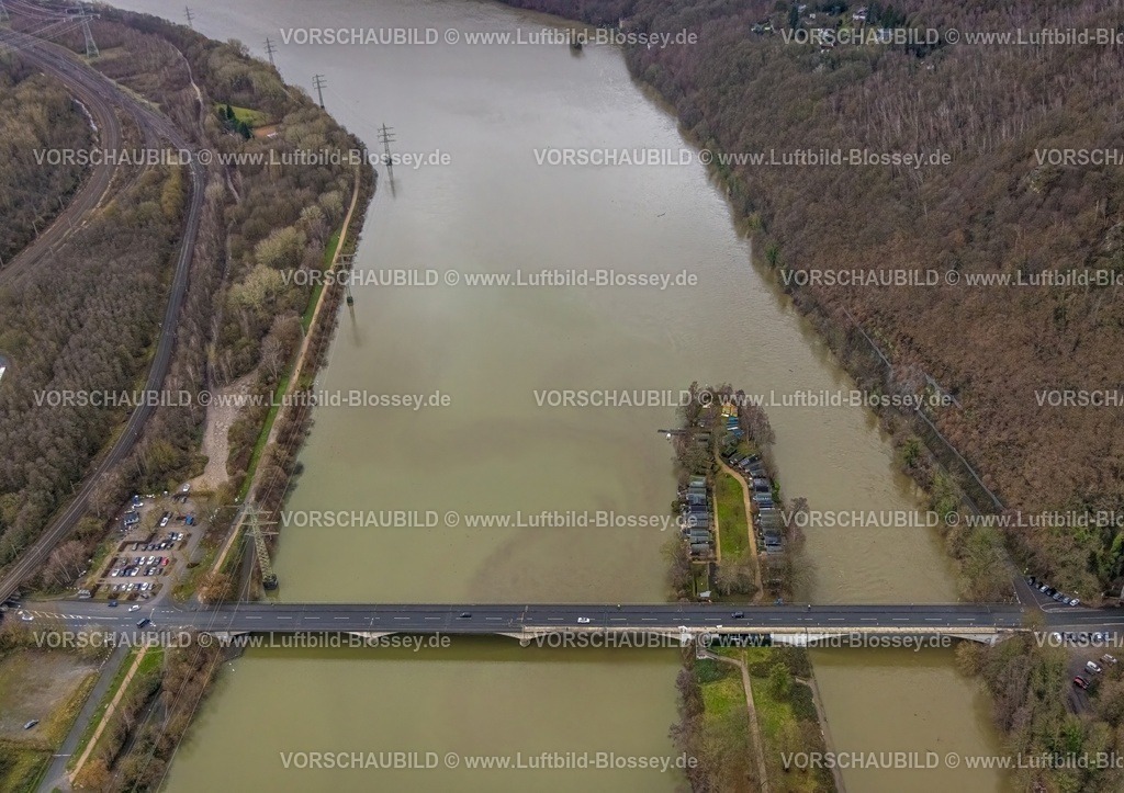 Hagen231201593Hengsteysee-topaz | Luftbild, Ruhrhochwasser, Weihnachtshochwasser 2023, Fluss Ruhr tritt nach starken Regenfällen über die Ufer, Überschwemmungsgebiet Hengsteysee, Camping-Insel und Ruhrbrücke Dortmunder Straße, Boele, Hagen, Ruhrgebiet, Nordrhein-Westfalen, Deutschland