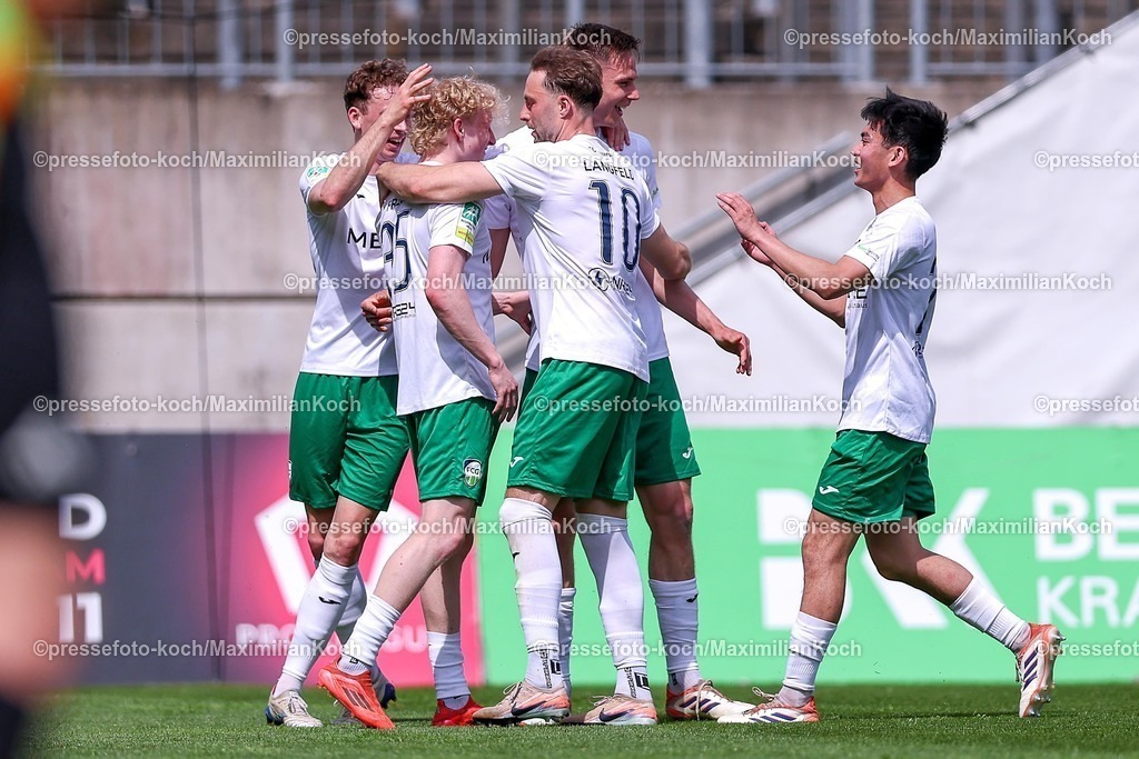 WSV02052601040 | 02.05.2026, Fußball, RL West, Wuppertaler SV - FC Gütersloh, Regionalliga Herren, 32. Spieltag, Stadion am Zoo in Wuppertal, Saison 2025 2026: Torjubel nach dem Tor zum 1:0 durch Torschütze Niklas Frese&nbsp;(FC Gütersloh #35)    DFB regulations prohibit any use of photographs as image sequences and or quasi-video.
