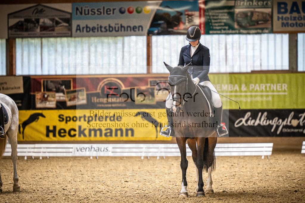 DOS_0001 | Entdecke hochwertige Reitturnierfotos von Foto Oger. Professionell, emotional und authentisch – jetzt Lieblingsmomente im Shop bestellen.Deutschlandweite Turnierfotografie. - Realisiert mit Pictrs.com