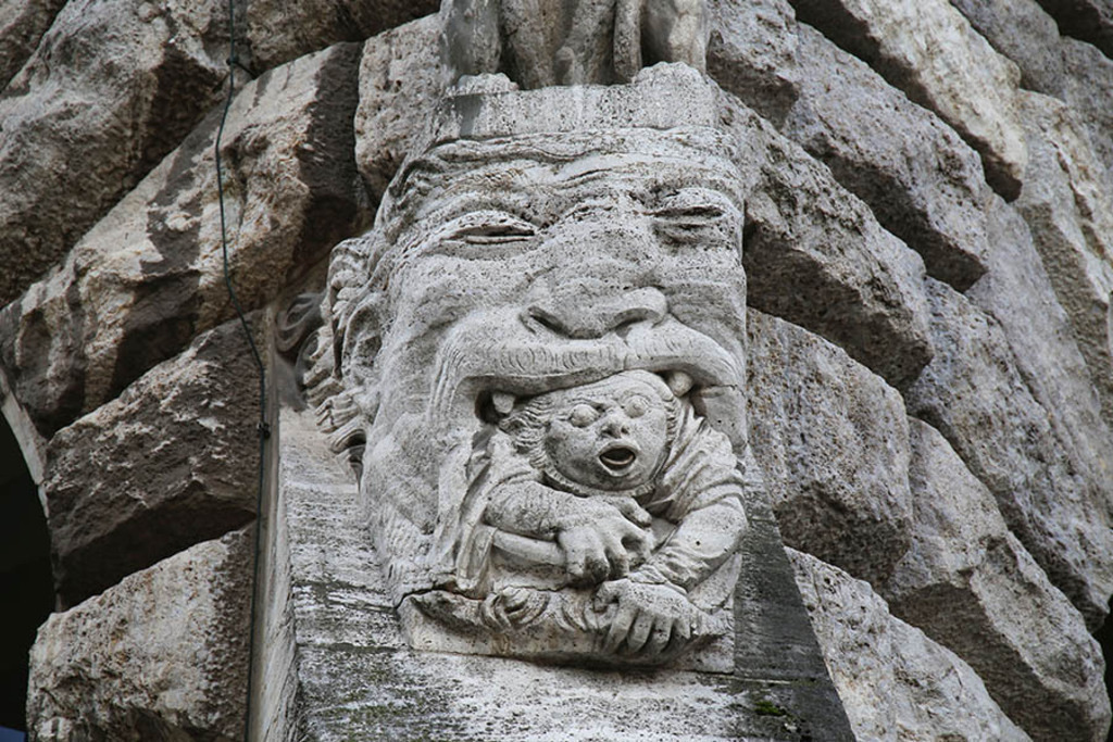 Foto: Leipzig - Der Steuermoloch verschlingt den Bürger | Das Team hinter BILDLEXIKON LEIPZIG bündelt historische wie aktuelle Informationen über die Stadt Leipzig in Text und Bild auf einer Plattform und stellt diese der interessierten Öffentlichkeit zur Verfügung.