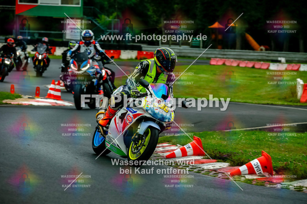 VBK-3483 | Hier findet Ihr Bilder von Touristenfahrten auf der Nürburgring Nordschleife oder von anderen Veranstaltungen die ich besucht habe. Viel Spass beim Durch Schauen 