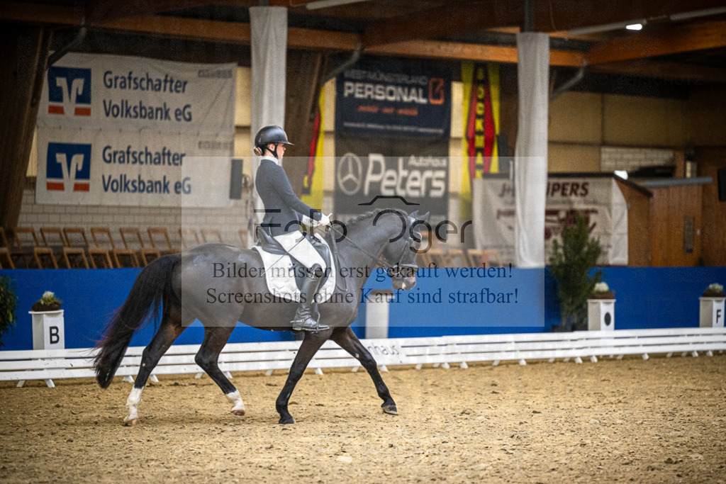 DOS_1620 | Entdecke hochwertige Reitturnierfotos von Foto Oger. Professionell, emotional und authentisch – jetzt Lieblingsmomente im Shop bestellen.Deutschlandweite Turnierfotografie. - Realisiert mit Pictrs.com