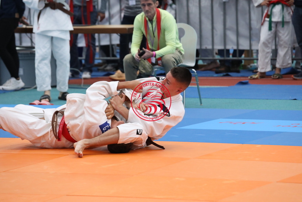 1J7A3426 | Fotos vom Adler Cup - Pictures from Adler Cup

Hier findet Ihr alle Eindrücke und großen Momente der Adler Cup Wochenenden. Here you will find all impressions and great moments of the Adler Cup weekends. - Realisiert mit Pictrs.com