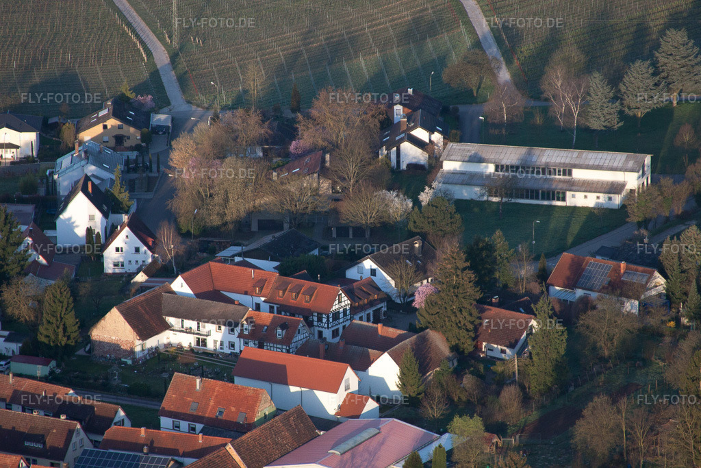 Luftbild: Weinstube Vogler im Ortsteil Heuchelheim in Heuchelheim-Klingen im Bundesland Rheinland-Pfalz in Deutschland. Foto: IMG_63100.jpg vom 20.03.2014 durch Werner Riehm/FLY-FOTO.de