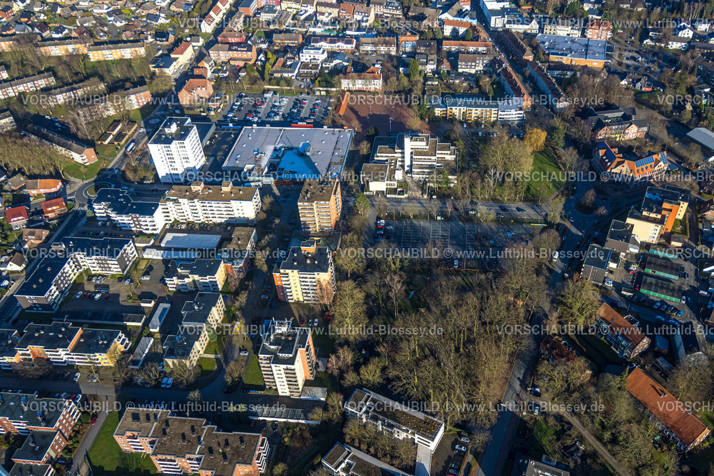 Hamm240100032 | Luftbild, Höveler Markt, Wohngebiet Hohenhöveler Hochhäuser und Waldstück An den Eichen, Kommunales Jobcenter Hamm AöR, Rathaus-Center Einkaufszentrum mit Supermarkt Rewe, DM, KiK und Lidl, Bockum-Hövel, Hamm, Ruhrgebiet, Nordrhein-Westfalen, Deutschland