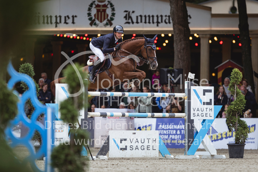 240915_OWLCh_GP-907 | Deine schönsten Turniermomente als professionelle Fotos! Entdecke hochwertige Pferdesport-Fotografie im Online-Shop. Jetzt Fotos finden & bestellen!