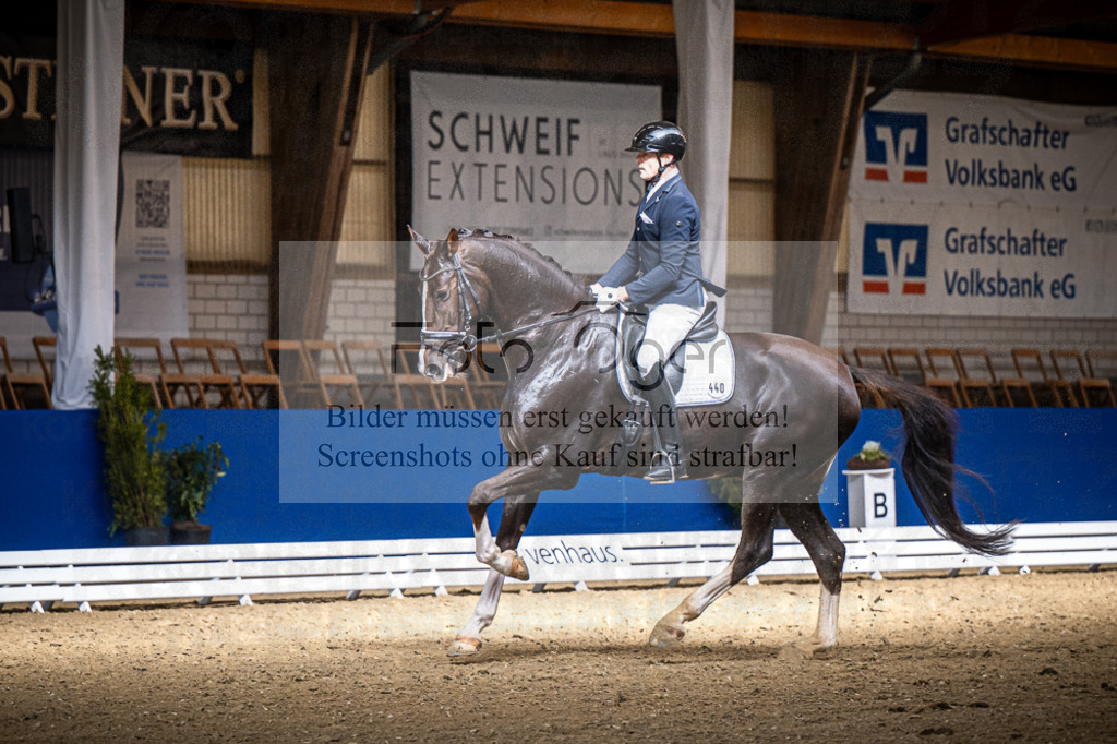 DOS_0190 | Entdecke hochwertige Reitturnierfotos von Foto Oger. Professionell, emotional und authentisch – jetzt Lieblingsmomente im Shop bestellen.Deutschlandweite Turnierfotografie. - Realisiert mit Pictrs.com