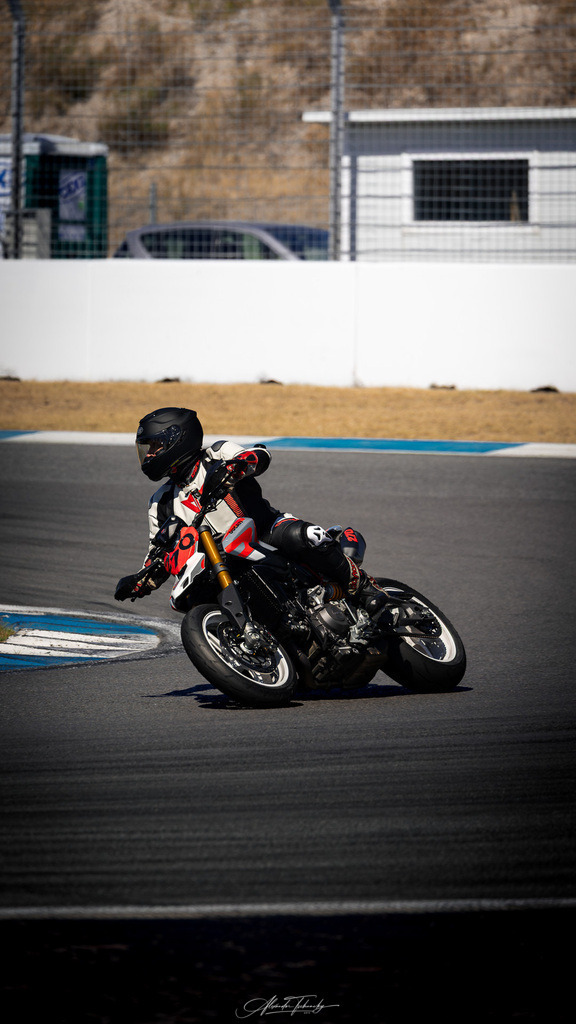 Ducati Trackday Hockenheimring 2026 | Entdecken Sie die faszinierende Welt von Alexander Tschuncky Arts: Kreative Fotografie, atemberaubende Automobilkunst und hochwertiger Bilderdruck. Lassen Sie sich inspirieren! - Realisiert mit Pictrs.com