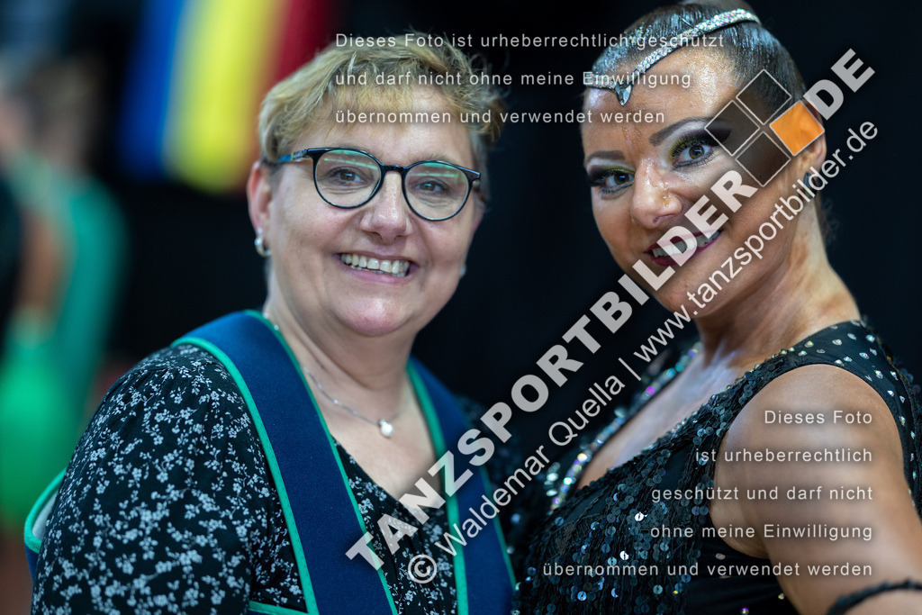 20230423-02623 | Hier finden Sie Tanz Bilder vom Latein und Standard Formationen tanzen. Sportbilder vom Tanzsport. Schöne Fotos und von Weltmeisterschaft, Europameisterschaft, Bundesliga, Regionalliga, Oberliga und Landesliga sowie von GOC Stuttgart, DanceComp, WM Bremen