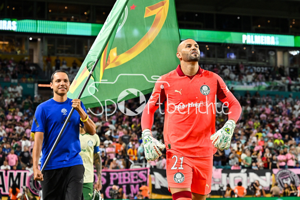 Inter Miami CF - Palmeiras Sao Paulo | im Bild WEVERTON (Palmeiras 21)  / Einzelfoto / Freisteller / FIFA Club World Cup: Inter Miami CF - Palmeiras Sao Paulo, Hard Rock Stadium am 23.06.2025 / NOT FOR SALE IN USA