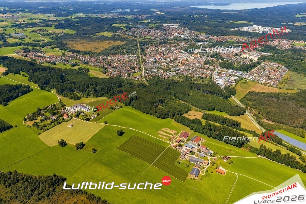 Luftaufnahme St Johannisrain Penzberg - Die Luftaufnahme wurde 2025 vom UL-Flugzeug heraus erstellt ( keine Drohne ) - Hochauflösende Luftaufnahme - für professionelle Ausdrucke geeignet. Die Geschenkidee !Mit Lizenz und Bildrechte bestellbar