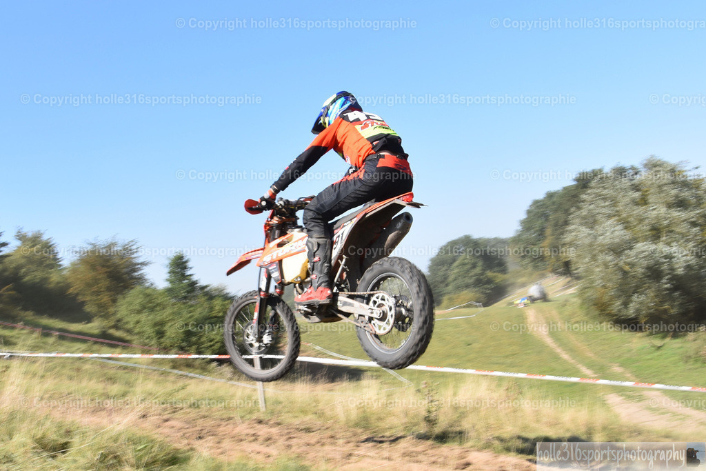 DSC_0286 | Sportfotografie , Motorsport, Motoross, Reitsport, Mointainbike, Enduro,
Landschaft , Outdoor, Eventfotografie, Landschaft, Bilder online bestellen - Realisiert mit Pictrs.com