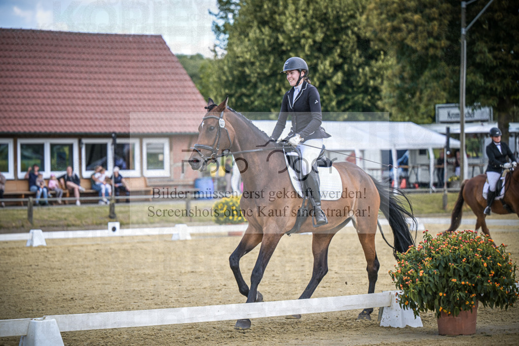 DOS_4919 | Entdecke hochwertige Reitturnierfotos von Foto Oger. Professionell, emotional und authentisch – jetzt Lieblingsmomente im Shop bestellen.Deutschlandweite Turnierfotografie. - Realisiert mit Pictrs.com