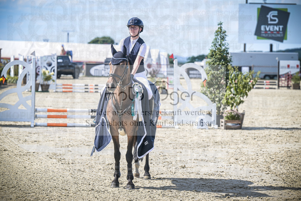 DOS_0032 | Entdecke hochwertige Reitturnierfotos von Foto Oger. Professionell, emotional und authentisch – jetzt Lieblingsmomente im Shop bestellen.Deutschlandweite Turnierfotografie. - Realisiert mit Pictrs.com