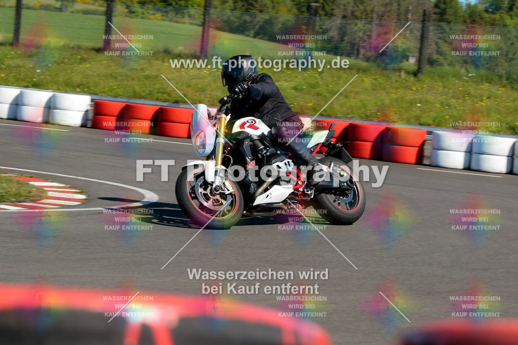 Moto-TeamOBK-21585 | Hier findet Ihr Bilder von Touristenfahrten auf der Nürburgring Nordschleife oder von anderen Veranstaltungen die ich besucht habe. Viel Spass beim Durch Schauen 