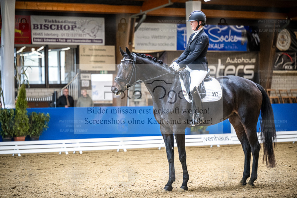 DOS_0313 | Entdecke hochwertige Reitturnierfotos von Foto Oger. Professionell, emotional und authentisch – jetzt Lieblingsmomente im Shop bestellen. - Realisiert mit Pictrs.com