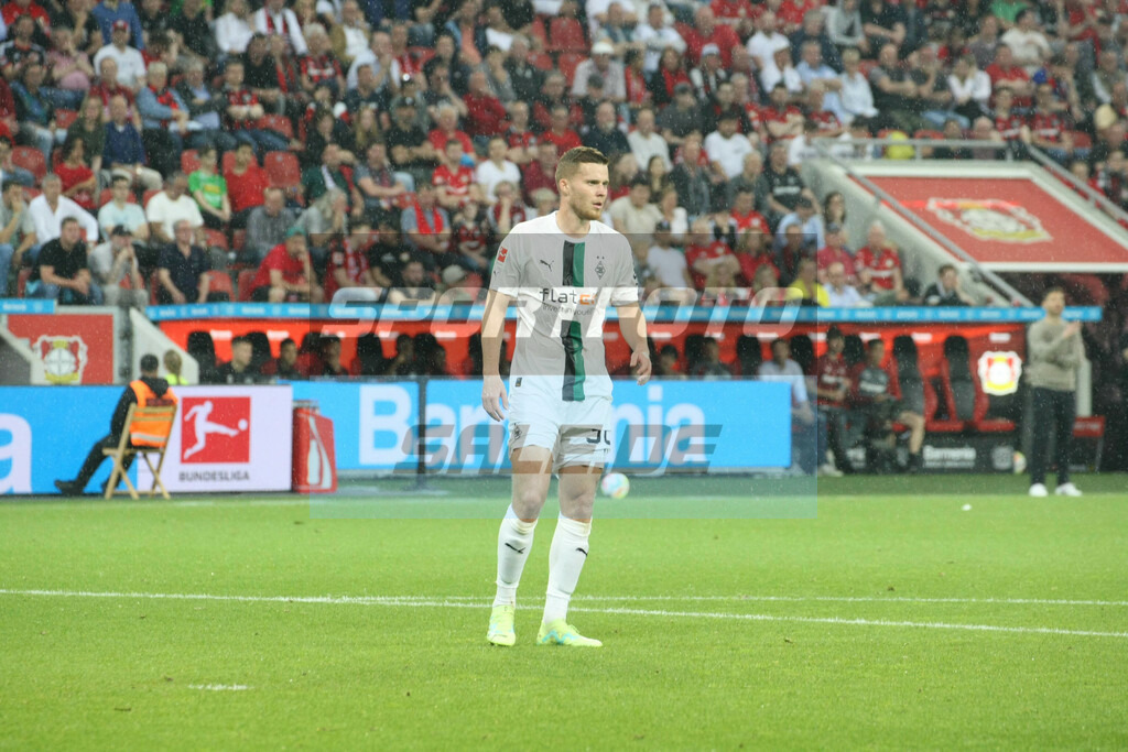Bayer 04 Leverkusen - Borussia Mönchengladbach | Nico Elvedi - © Sportfoto-Sale (MK) - Realisiert mit Pictrs.com