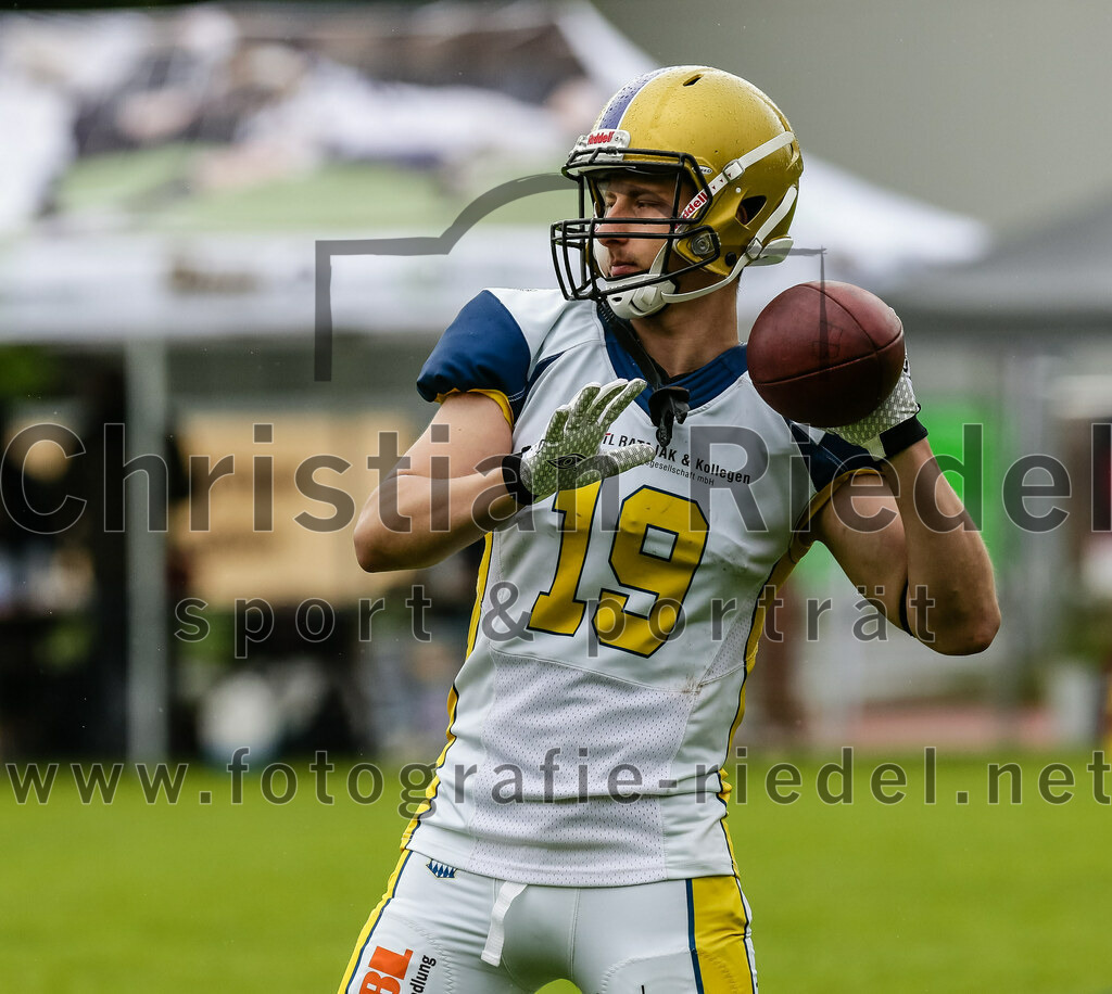 2022-05-29_136_Erding_Bulls_gegen_Nuernberg_Rams | Erding, Deutschland, 29.05.2022:
Fußball, Regionalliga 2022, 5. Spieltag, Erding Bulls gegen Nürnberg Rams, Endergebnis: 10:16

Alexander Rott (Erding Bulls, #19)

Foto: Christian Riedel / fotografie-riedel.net