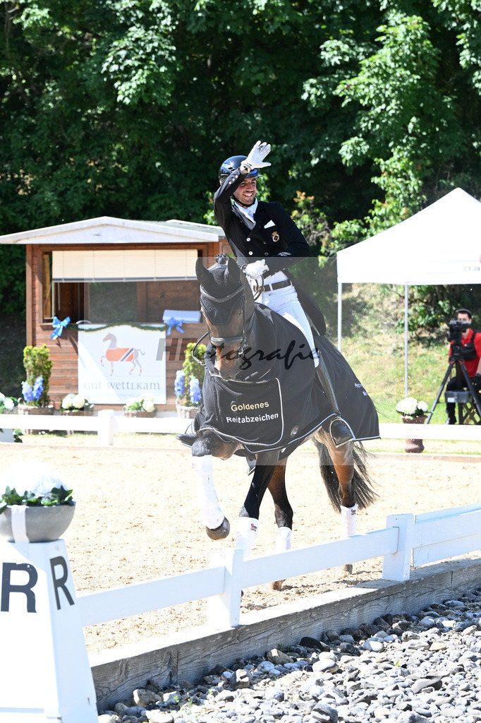 Goldenes Reitabzeichen_Adrian Munoz Jurado_11254522 | hf-fotografie - Realisiert mit Pictrs.com