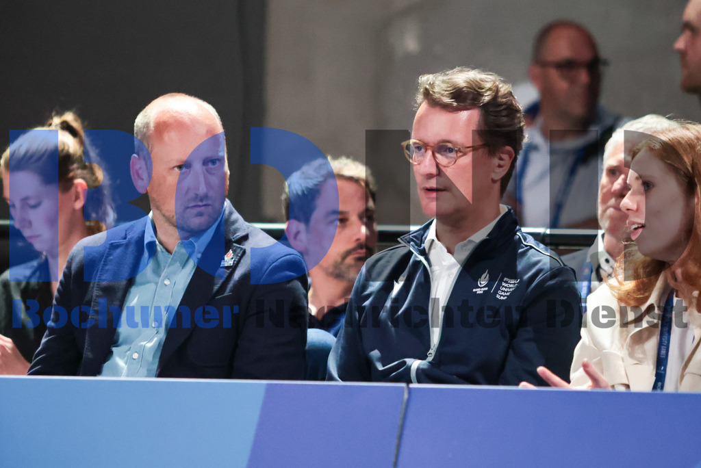 SES_TTG3X320250717-195 | bond - Realisiert mit Pictrs.com