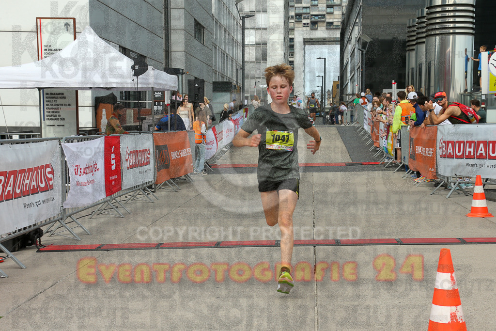 250920_1326_EX1_4494 | Sportfotografie im Rhein-Sieg Kreis, Köln, Bonn, NRW, Rheinland Pfalz, Hessen, etc. Unser Tätigkeitsfeld umfasst den Laufsport vom Volkslauf über den Marathon, Duathlon, Triathon bis zum Ultralauf wie Kölnpfad Ultra oder Schindertrail.