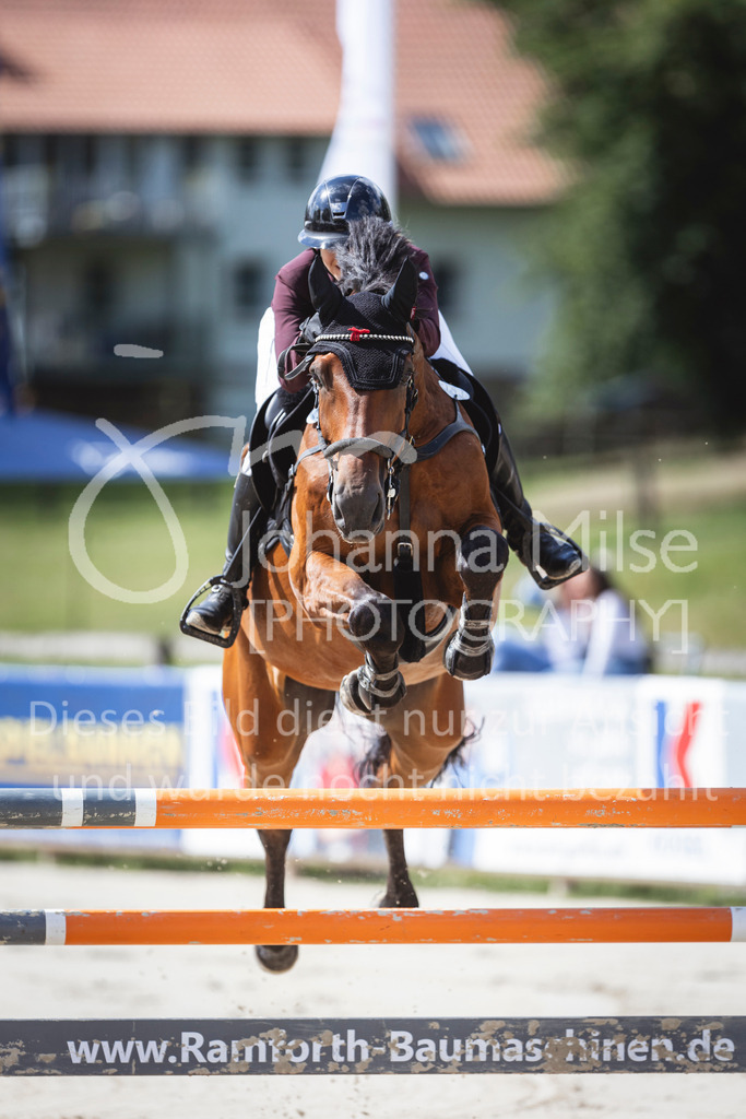 240714_BHO_M2-Spr-2-305 | Deine schönsten Turniermomente als professionelle Fotos! Entdecke hochwertige Pferdesport-Fotografie im Online-Shop. Jetzt Fotos finden & bestellen!