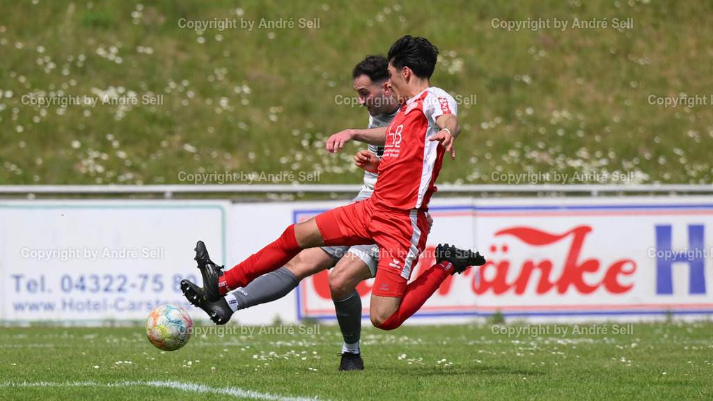 TSV Bordesholm vs Preetzer TSV | Mert Gücer (Bordesholm #4) / Fatlind Zymberi (Preetz #30) / Fußball-Landesliga Holstein Männer 2024/2025 / TSV Bordesholm vs Preetzer TSV / Sportanlage Platz A / Bordesholm / 31.05.25 - Realisiert mit Pictrs.com