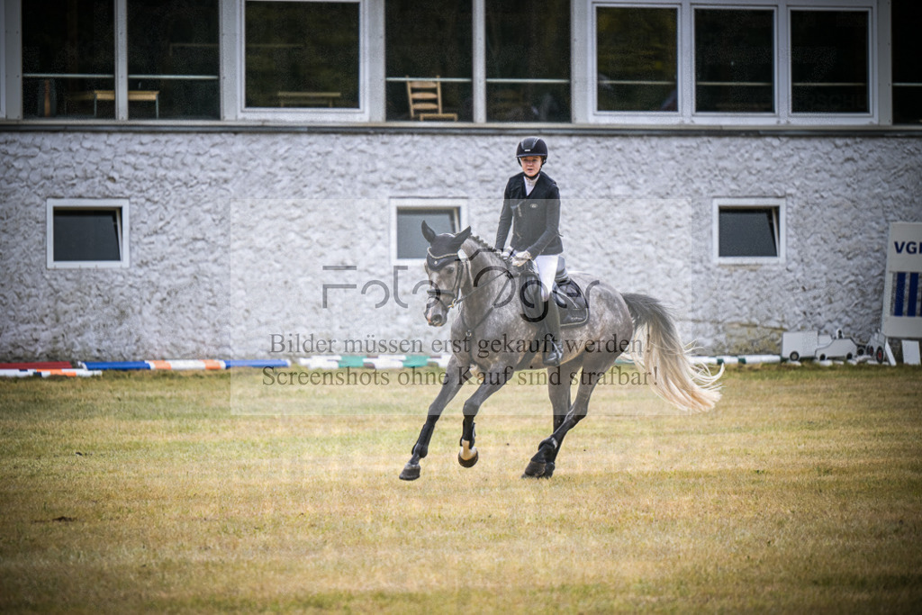 DOS_0751 | Entdecke hochwertige Reitturnierfotos von Foto Oger. Professionell, emotional und authentisch – jetzt Lieblingsmomente im Shop bestellen.Deutschlandweite Turnierfotografie. - Realisiert mit Pictrs.com