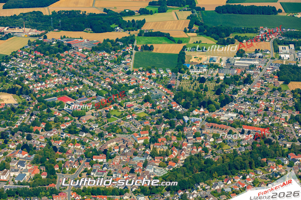Luftbild Enger - Die Luftaufnahme wurde 2025 vom UL-Flugzeug heraus erstellt ( keine Drohne ) - Hochauflösende Luftaufnahme - für professionelle Ausdrucke geeignet. Die Geschenkidee !Hier alle&nbsp;Infos zur Lizenzierung der LuftaufnahmeWir fliegen auch dieses Jahr wieder in Ihre Region um Luftbilder zu erstellen.- Luftbild anfragen