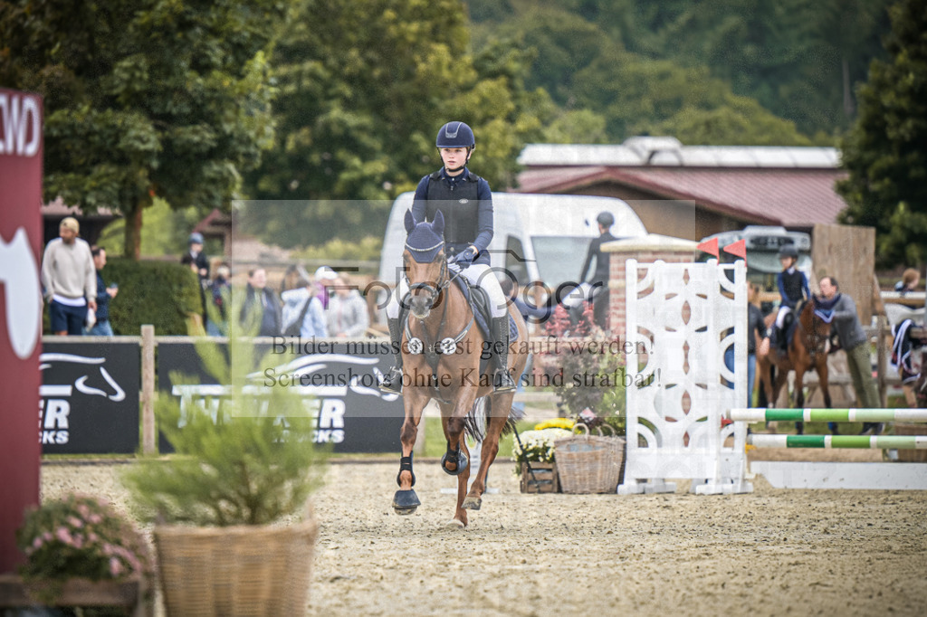 DOS_0423 | Entdecke hochwertige Reitturnierfotos von Foto Oger. Professionell, emotional und authentisch – jetzt Lieblingsmomente im Shop bestellen.Deutschlandweite Turnierfotografie. - Realisiert mit Pictrs.com
