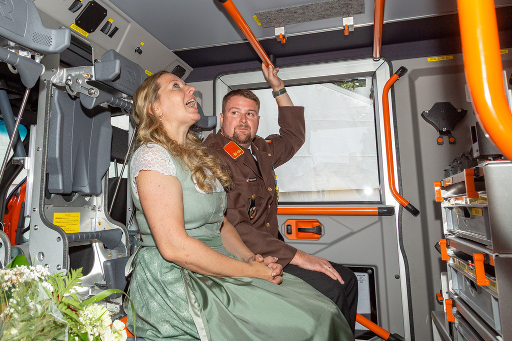 62_Besichtigung_062 | Fotodoku der Festmesse im FF-Haus Loosdorf anlässlich der Fahrzeugweihe und in Dienststellung der neuen Einsatzfahrzeuge der FF-Loosdorf.