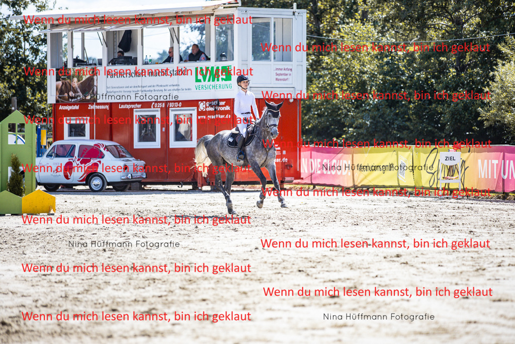 BK1A5258 | Turnierbilder Turnierfotos Nina Hüffmann Turnierfotografie Pferdefotografie Tierzeichnung Haustierzeichnung Pferdezeichnung Hundezeichnung Videograf  - Realisiert mit Pictrs.com