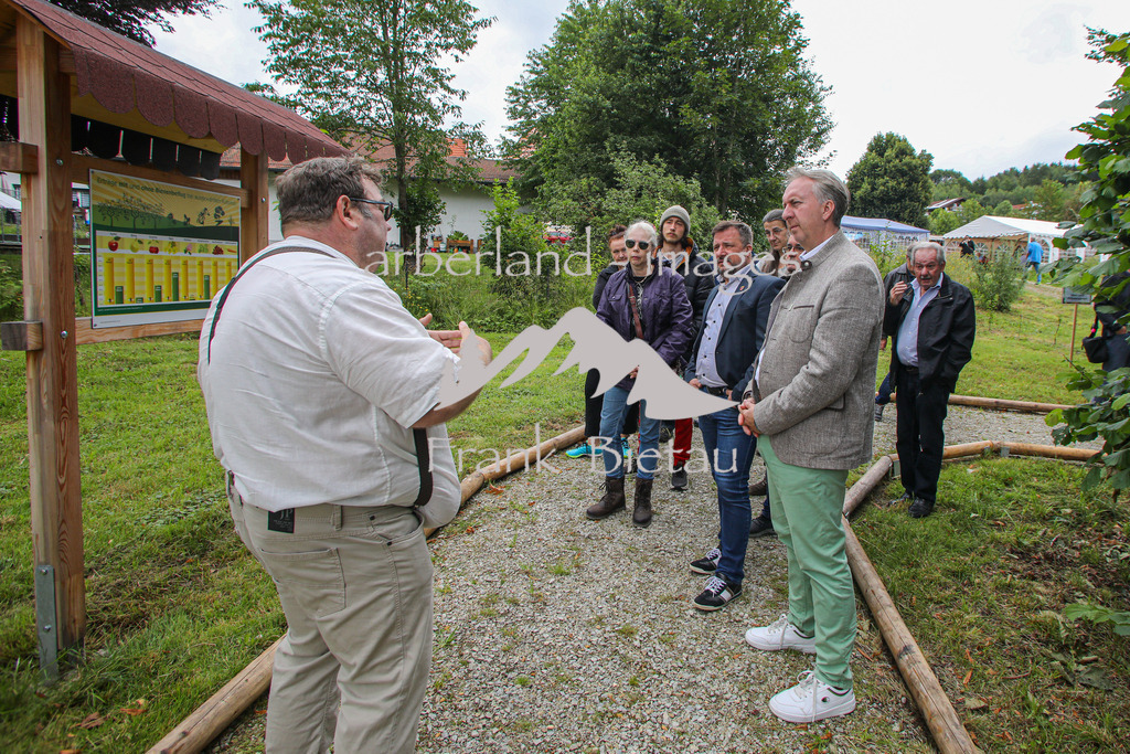 OE7A0815 | Rundgang durch den Lehrpfad mit K.H. Keilhofer