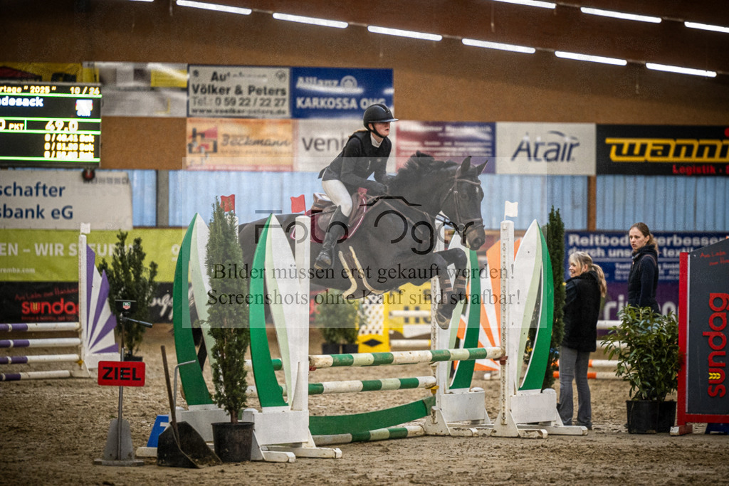 DOS_0421 | Entdecke hochwertige Reitturnierfotos von Foto Oger. Professionell, emotional und authentisch – jetzt Lieblingsmomente im Shop bestellen.Deutschlandweite Turnierfotografie. - Realisiert mit Pictrs.com