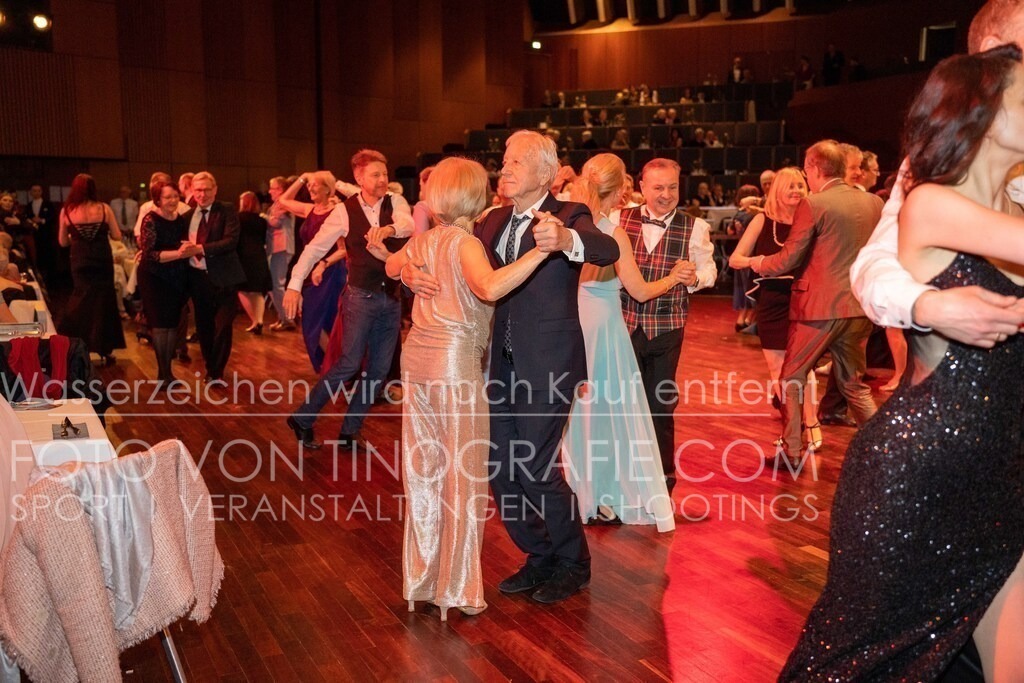 CCC_Frühlingsball_Parkett_byTINOGRRAFIE-51 | (c) TINOGRAFIE.COM