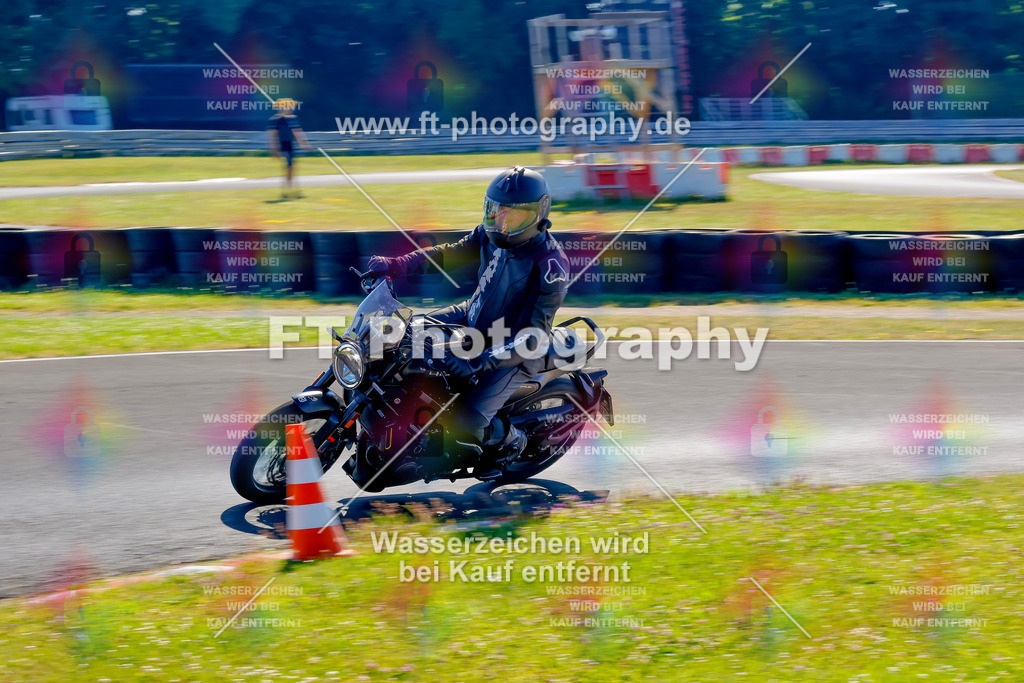 _MOT5320 | Hier findet Ihr Bilder von Touristenfahrten auf der Nürburgring Nordschleife oder von anderen Veranstaltungen die ich besucht habe. Viel Spass beim Durch Schauen 
