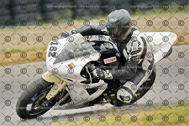 25bt05-1227 | markuskiefer.com - Realisiert mit Pictrs.com