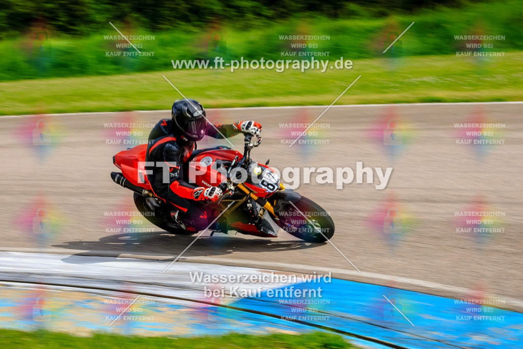 MotoTeam-9347 | Hier findet Ihr Bilder von Touristenfahrten auf der Nürburgring Nordschleife oder von anderen Veranstaltungen die ich besucht habe. Viel Spass beim Durch Schauen 